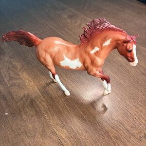 Breyer Red Roan Pinto Horse Model 684 toy brown
